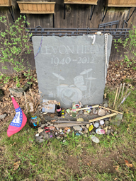 Levon Helm Toumbstone